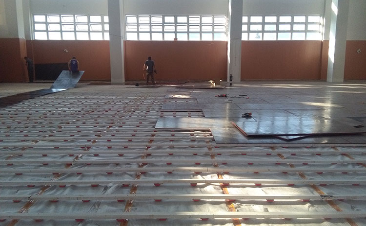 橡膠木舞臺(tái)運(yùn)動(dòng)木地板多少錢一平米?