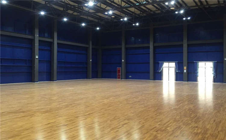 拼接板實(shí)木運(yùn)動(dòng)地板哪個(gè)牌子好？