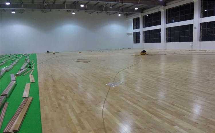 **的體育木地板廠**哪**好？