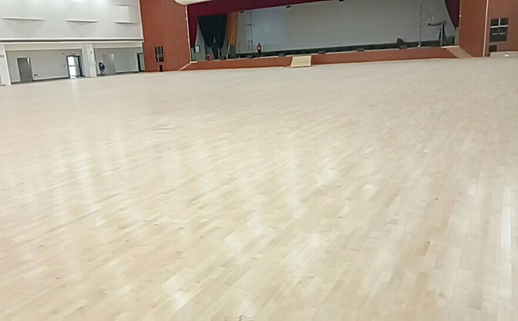 橡膠木舞臺(tái)運(yùn)動(dòng)木地板批發(fā)**