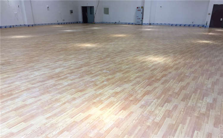松木體育館木地板批發(fā)價格