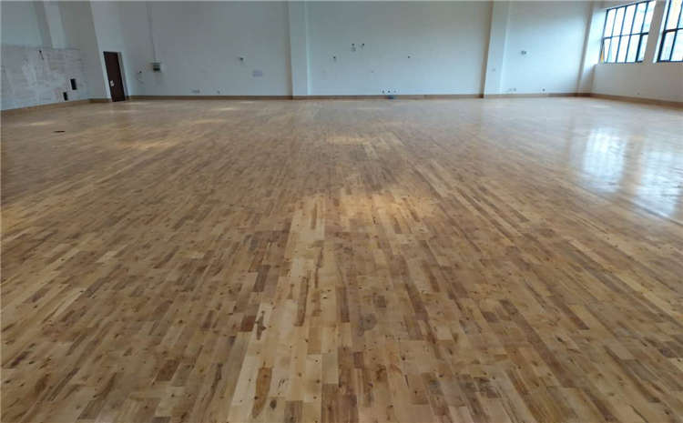 楓樺木舞臺木地板造價是的多少？