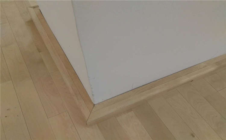 室內(nèi)運動木地板多少錢一平米