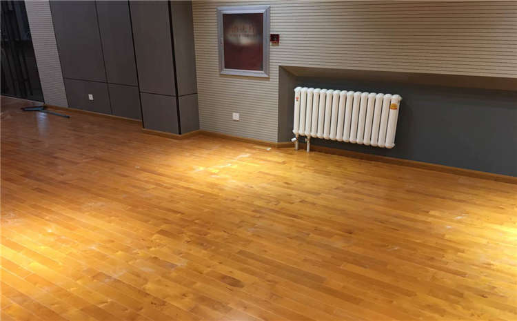 指接板舞臺運(yùn)動木地板報價