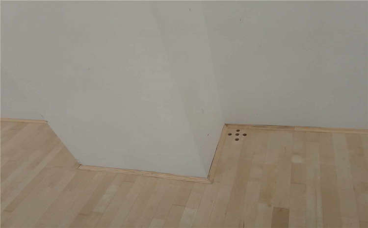 舞臺(tái)木地板起翹有辦法嗎？