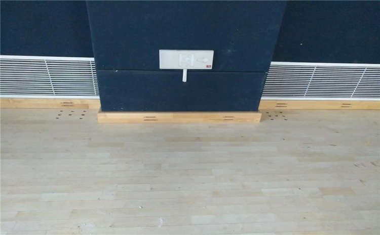 松木運(yùn)動(dòng)籃球地板安裝工藝