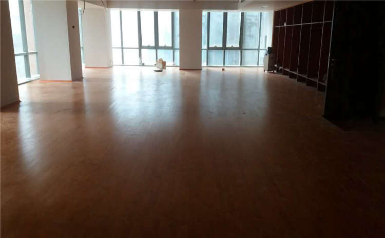 俄勒岡松體育館木地板哪個品牌好？