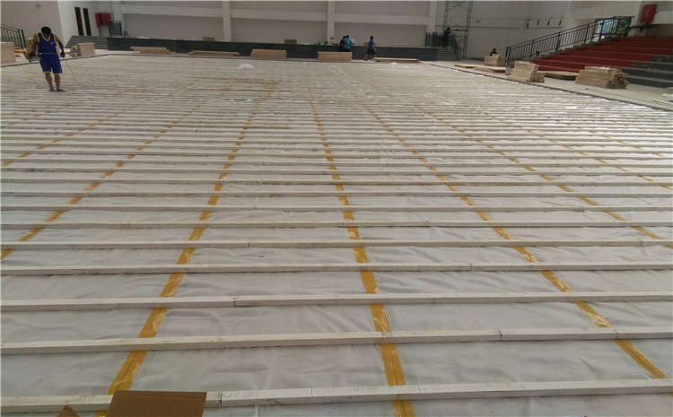 24厚運(yùn)動體育地板怎么翻新?