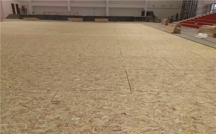 指接板風(fēng)雨操場(chǎng)地板怎么翻新？