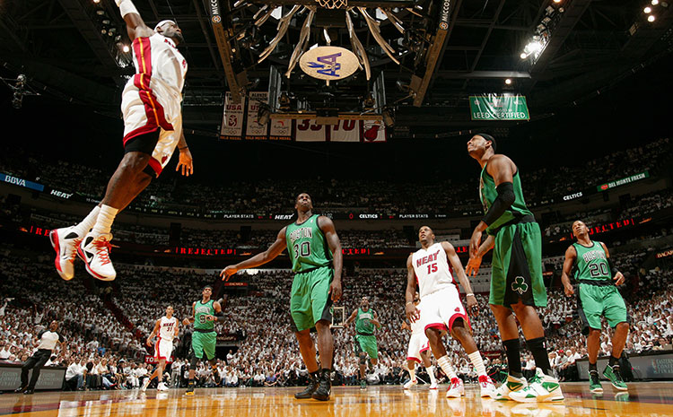 專業(yè)的體育館木地板一般多少錢?