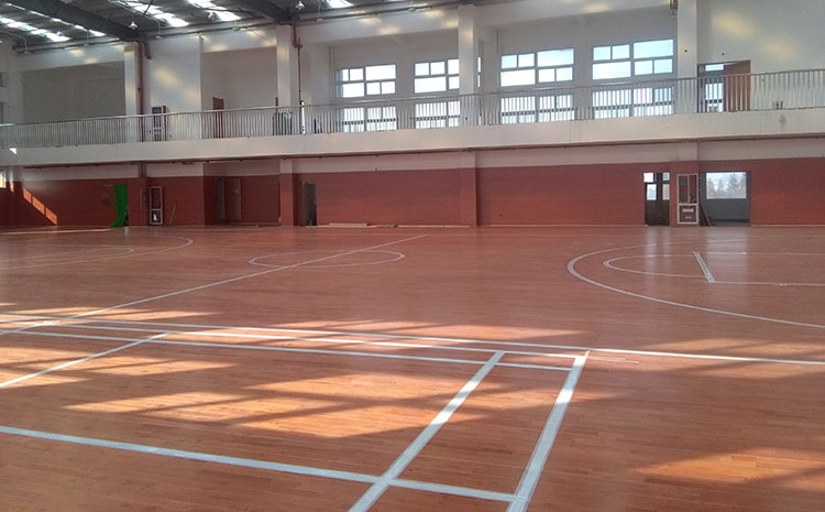 橡膠木籃球館木地板哪個品牌好？