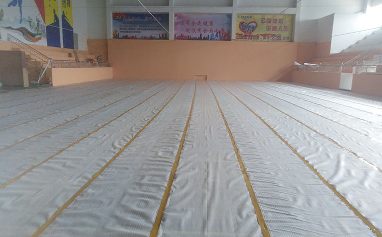 拼接板體育木地板怎么翻新？