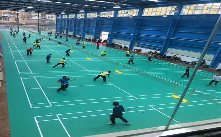 俄勒岡松木地板籃球場造價(jià)是的多少？