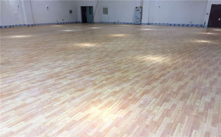 專業(yè)的風雨操場地板施工技術(shù)方案