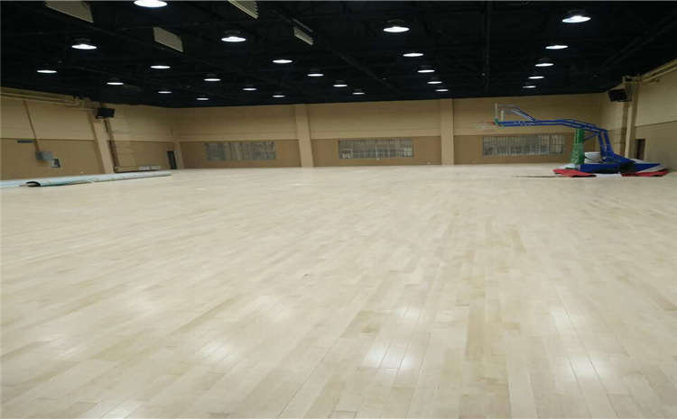 專業(yè)的NBA籃球場木地板一般多少錢？