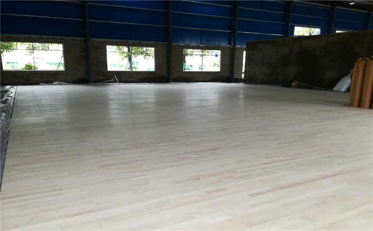 松木木地板籃球館哪個(gè)品牌好？