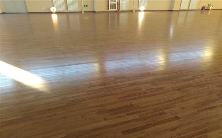 您認(rèn)識實(shí)木運(yùn)動(dòng)地板嗎？