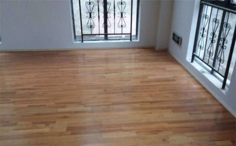 24厚風雨操場運動地板生產(chǎn)廠**