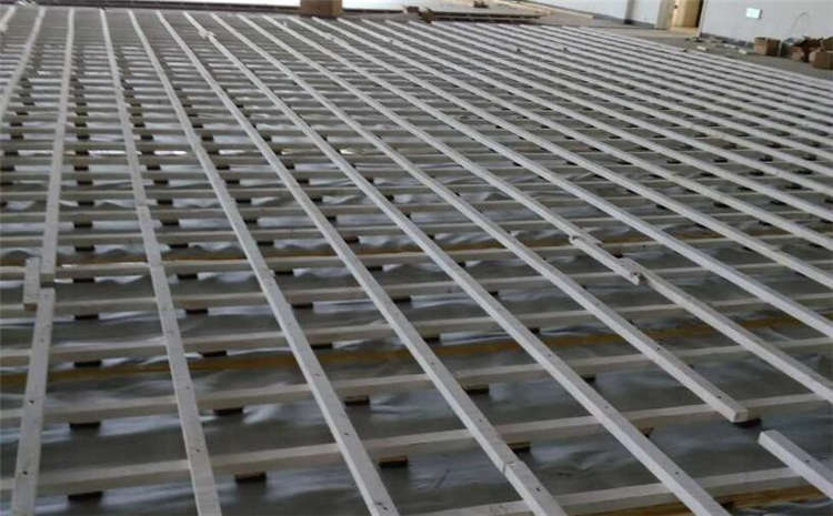 硬木企口乒乓球館木地板**是多少錢？