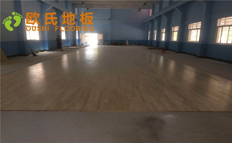 福建龍巖上杭縣瑞祥衹業(yè)公司羽毛球館木地板圖片