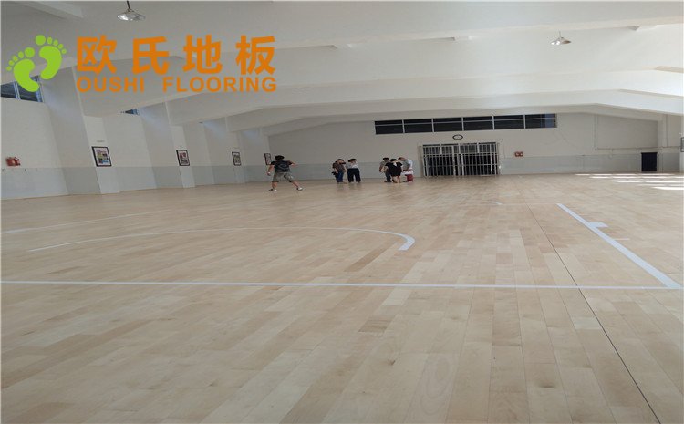 云南省紅河州個舊市綠春小學(xué)體育館木地板項(xiàng)目——?dú)W氏實(shí)木運(yùn)動地板