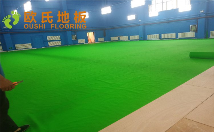 烏魯木齊北京北路東風(fēng)花苑小區(qū)個(gè)人羽毛球館木地板項(xiàng)目—?dú)W氏實(shí)木運(yùn)動(dòng)地板